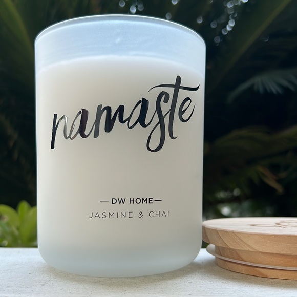Jasmine & Chai DW Home Scented Candle - Picture 9 of 15
